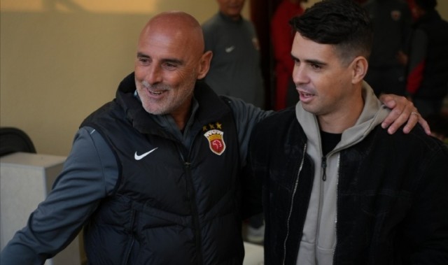 开云入口-奥斯卡空降卡塔尔，携家人与海港会合，见证海港1-4惨败泽尼特