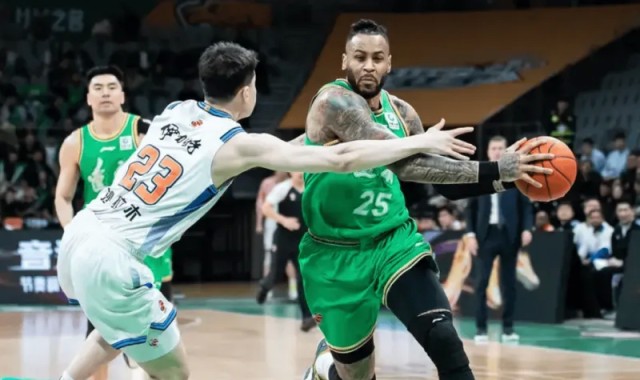 开云入口-莫兰德全场9投6中，三分2中0得到17分12篮板4助攻2抢断3盖帽