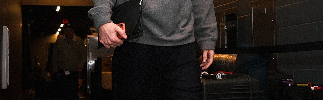 开云体育-东契奇42+7+8湖人不敌国王3连败，勒布朗22分德罗赞32+6