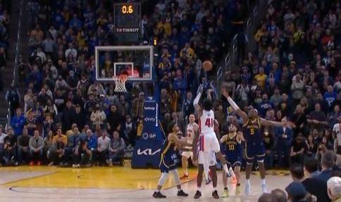 开云下载-勇士输了他没输！汤普森高负荷运转驱动无库勇士