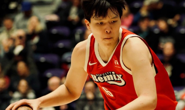 开云下载-杨瀚森13+7+2+3帽5失误5犯规 难阻混音惜败湖人吞3连败