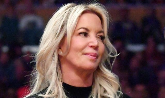 开云APP-湖人老板：NBA不会再有一人一城 但交易变多是好事