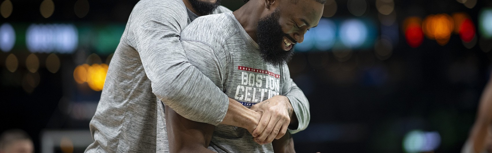 开云APP-小莫：之前还说绿军要拆队 但现在来看塔图姆复出他们有机会夺冠