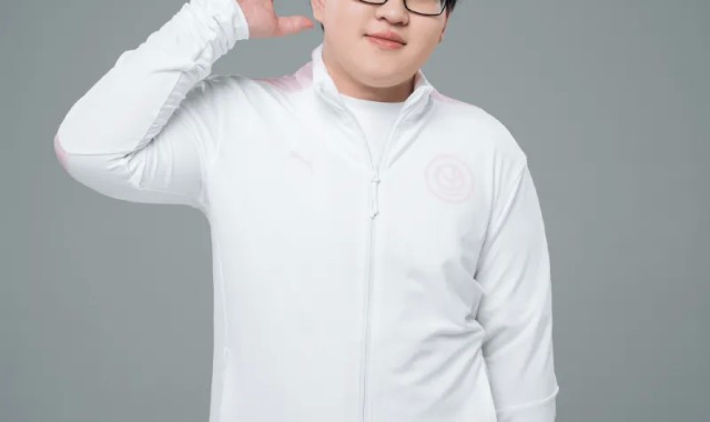 开云体育-季节发文：就算仇人见到我错过了高铁，也该释怀了吧！