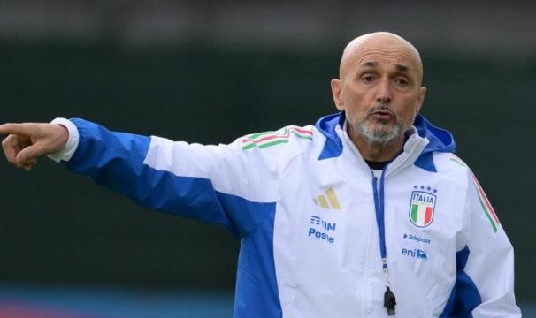 开云中国-意大利队初选名单解析：防线蓝黑造，中场试验田？