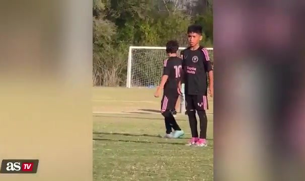 开云下载-太像了！梅西小儿子西罗提前观察+过人+连续扣球+破门一气呵成