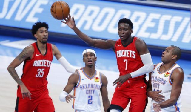 Rockets-set-franchise-record-with-28-made-3-pointers-vs-Thunder-990x581.jpeg
